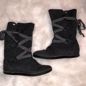 Sherpa Lined Lace Up Roxy Boots